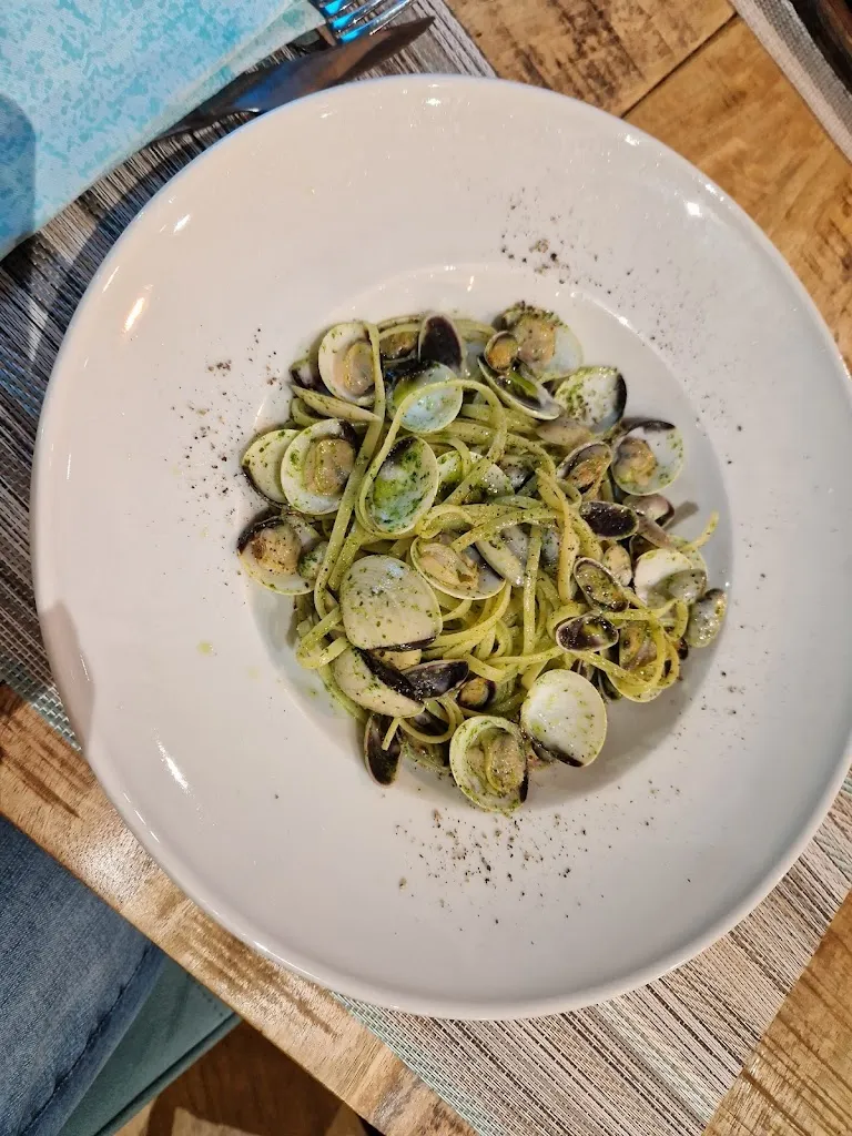 Menu_Salazar's Beachfront Bar & Grill_Ampolla L_image_9