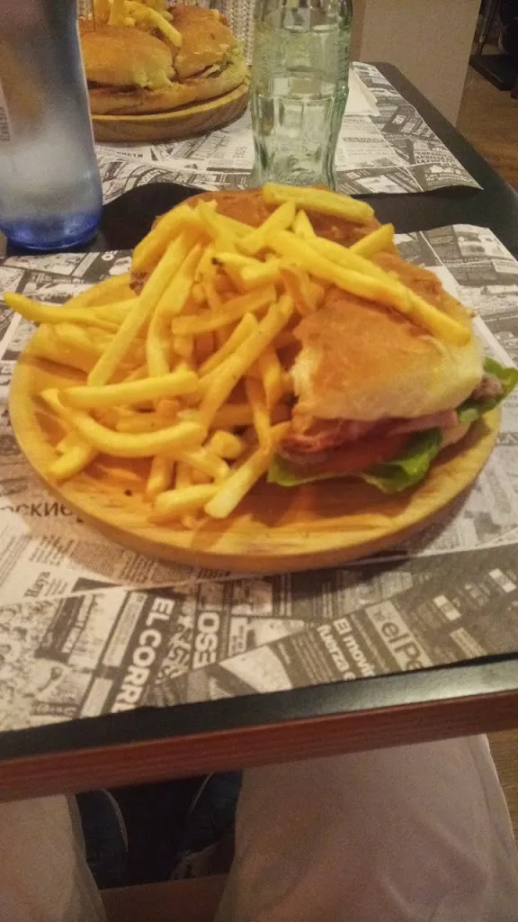 Menu_AZARA Braseria_Ampolla L_image_8