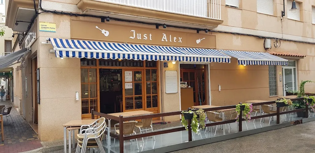 Just Alex restaurant in Ampolla L