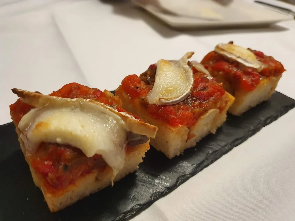 Fonda Can Peraire_Arboç_slider_image_2