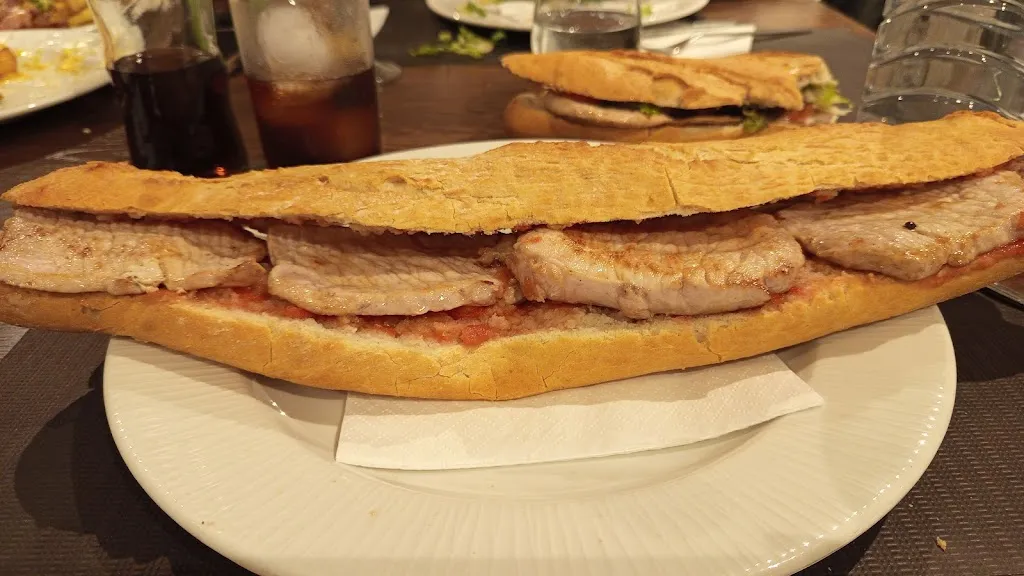 Bar Bayona Tapas_Arboç_slider_image_3