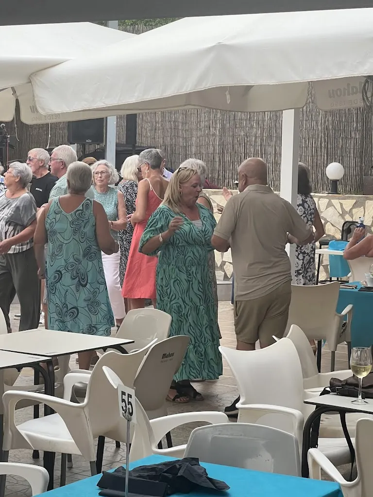 Gary Bailey_Miraflores Bar & Restaurant_Gallardos Los_review