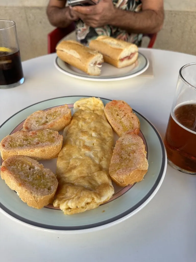 Nuri Wonderful_Bar Font_Banyeres del Penedès_review