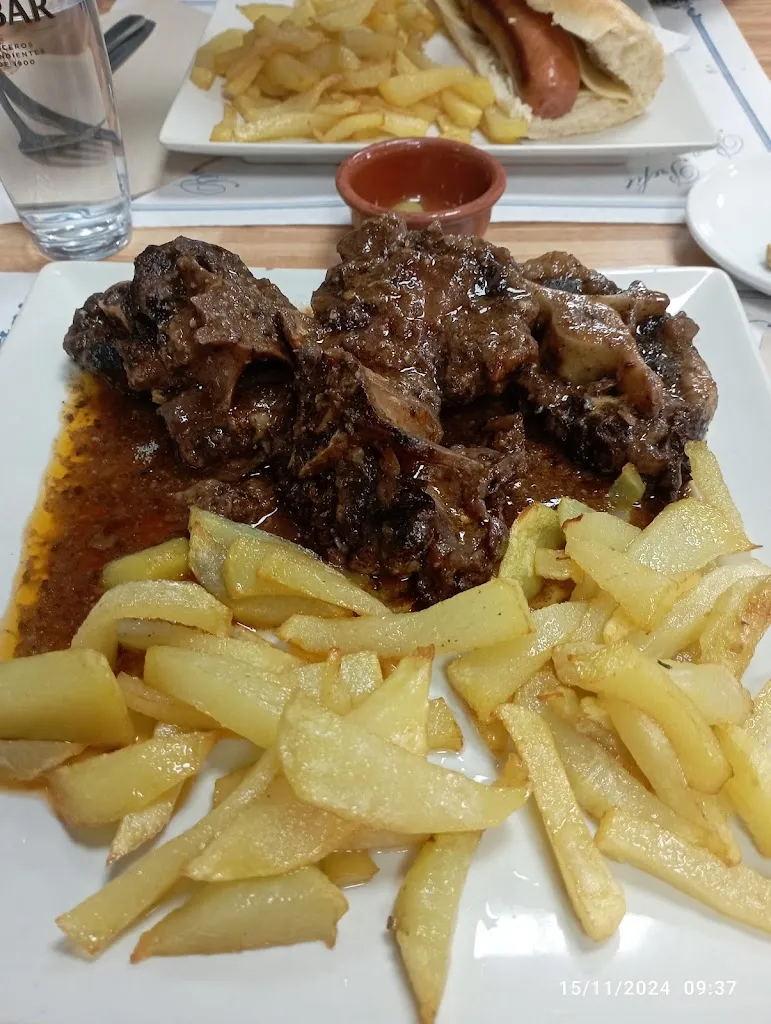 Antonia Sánchez_La Muga_Bellvei_review