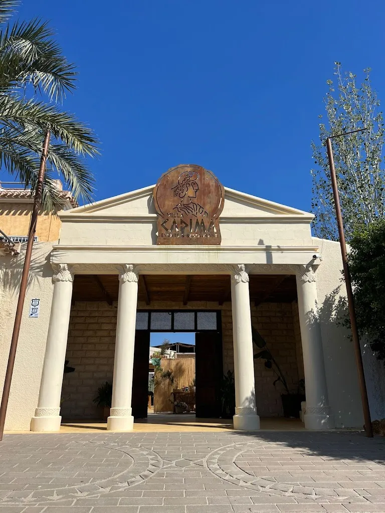 Mr Monday_Villa Cadima_Gallardos Los_review