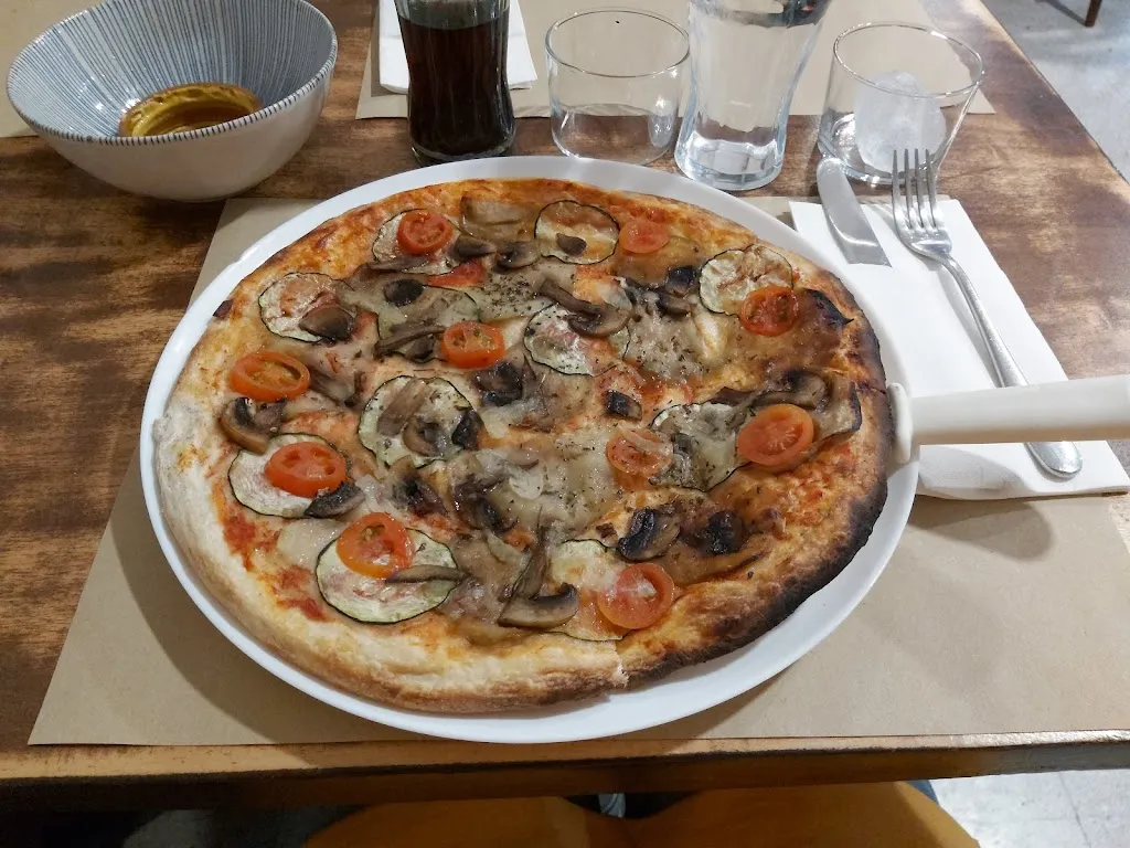 Yasmin Van Wezer_El Rebost de l'Estel_Benissanet_review