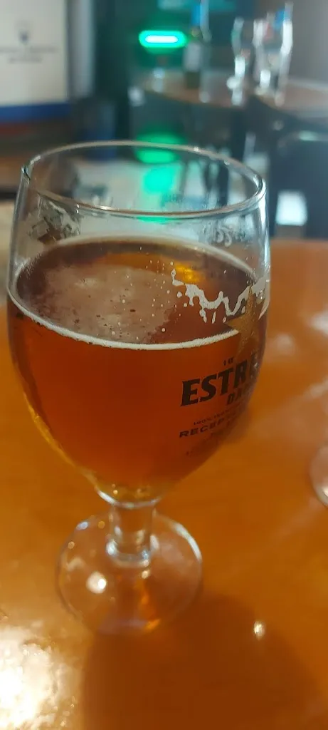 Carlos Perez_Els 7 gato's Bar de Desi_Benissanet_review