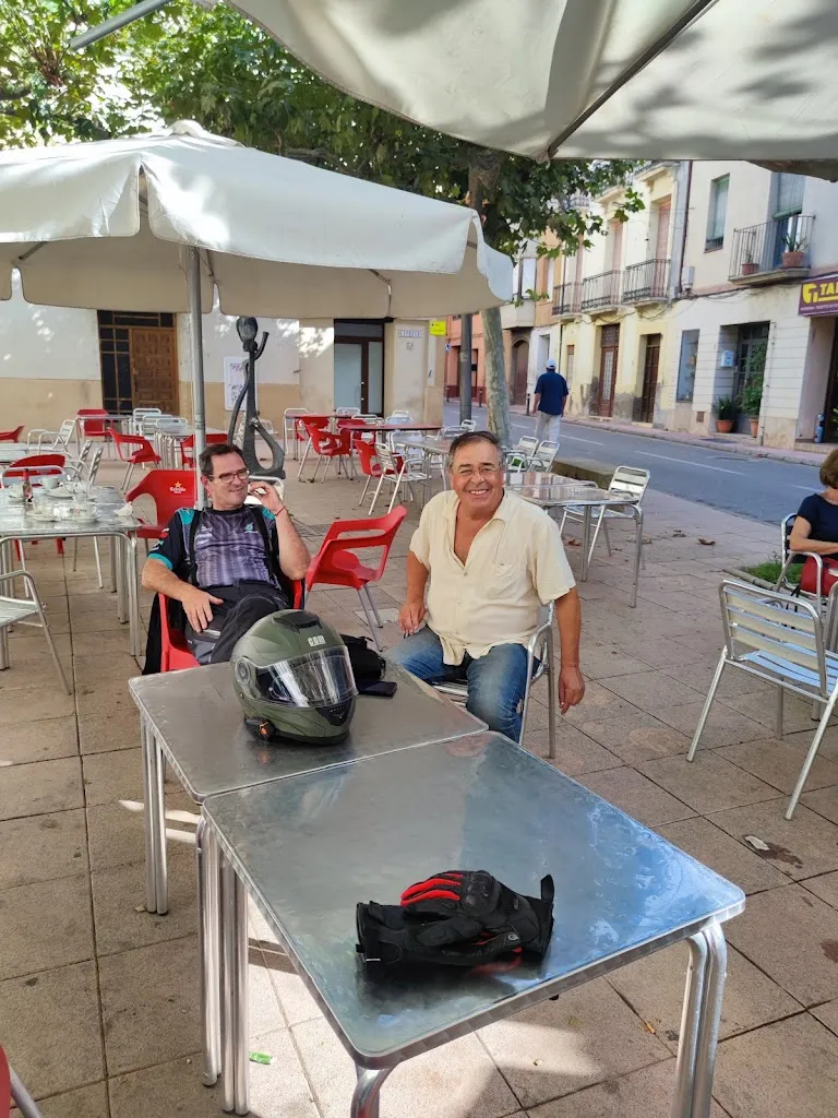 Els 7 gato's Bar de Desi restaurant in Benissanet