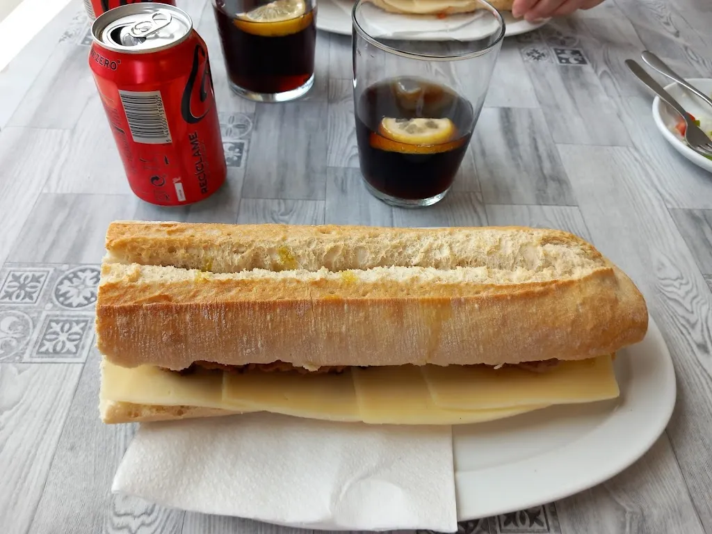 Menu_Bar Julia_Botarell_image_6