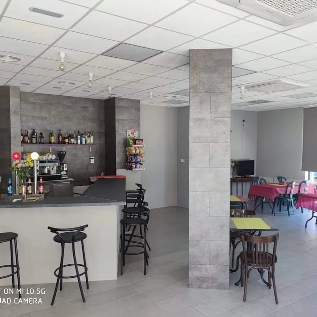 Bar Julia restaurant in Botarell