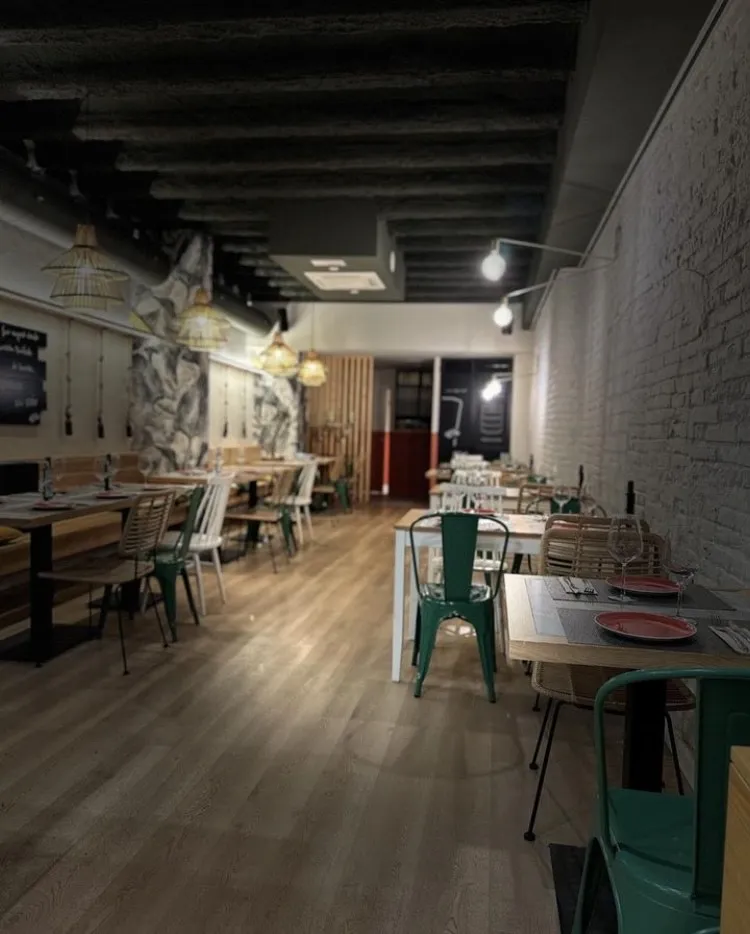 GASTROBAR TRES,14 restaurant in Amposta