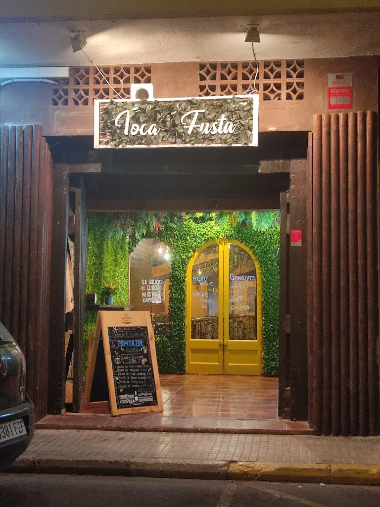 Toca Fusta Gastrobar restaurant in Amposta