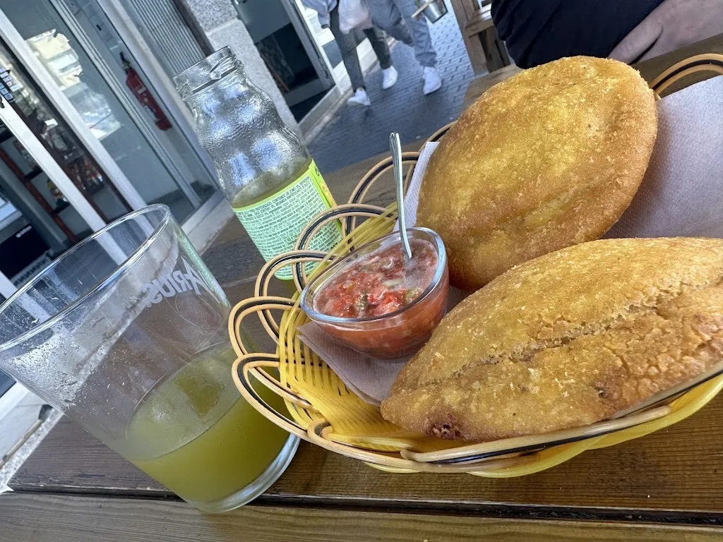 Liseth V_Cacique's Pollos_Amposta_review