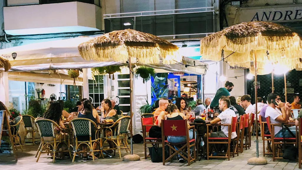 Hollywood Beach l Restaurante Calafell restaurant in Calafell