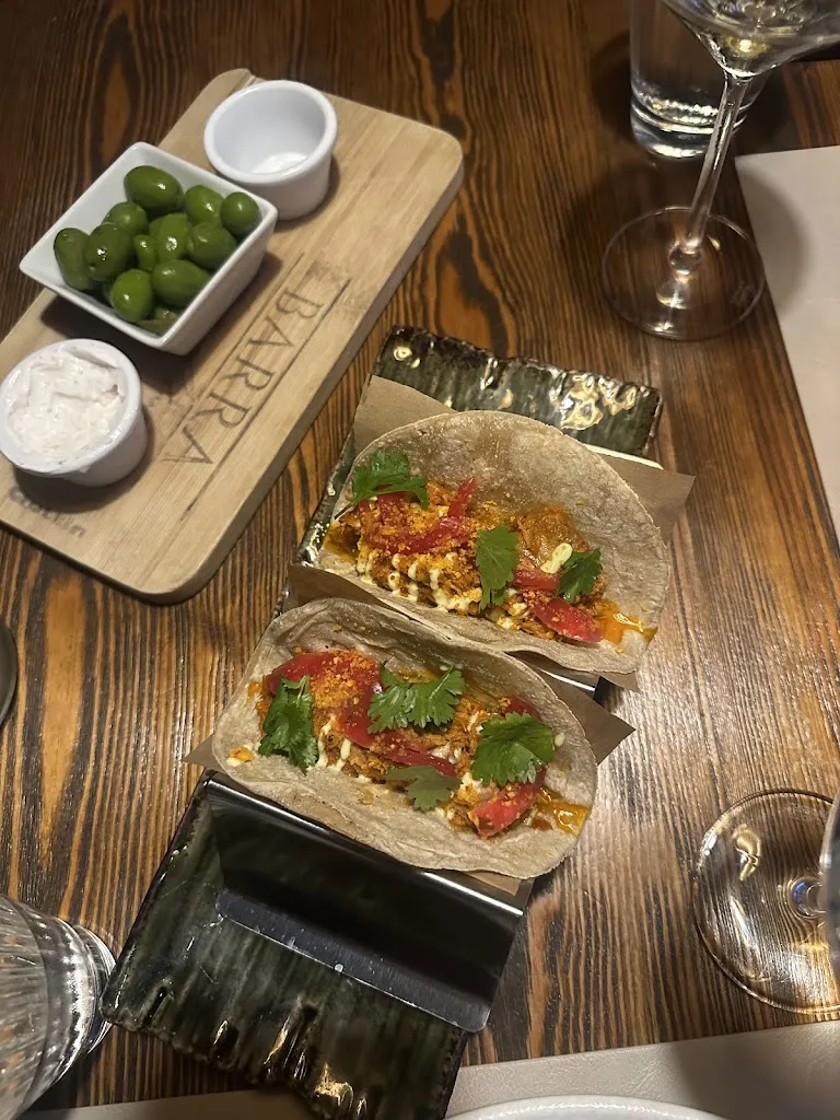 Tamara Merelles_BARRA José Álvarez_Ejido El_review