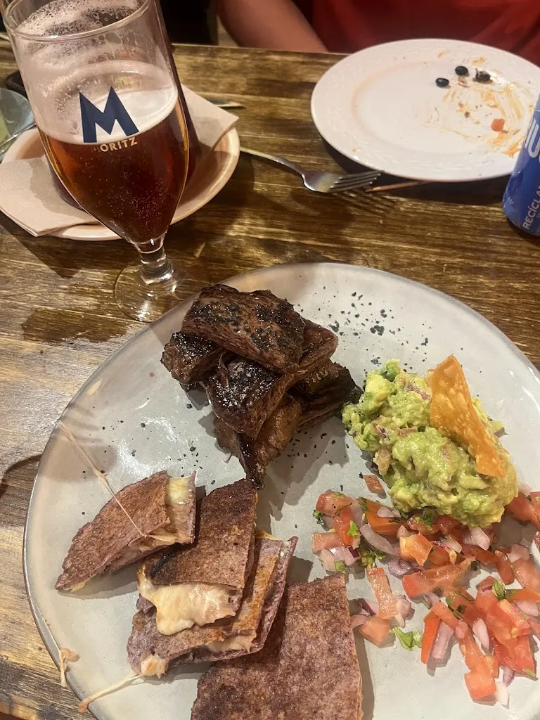 Joshua Yanac_La Patrona Calafell_Calafell_review