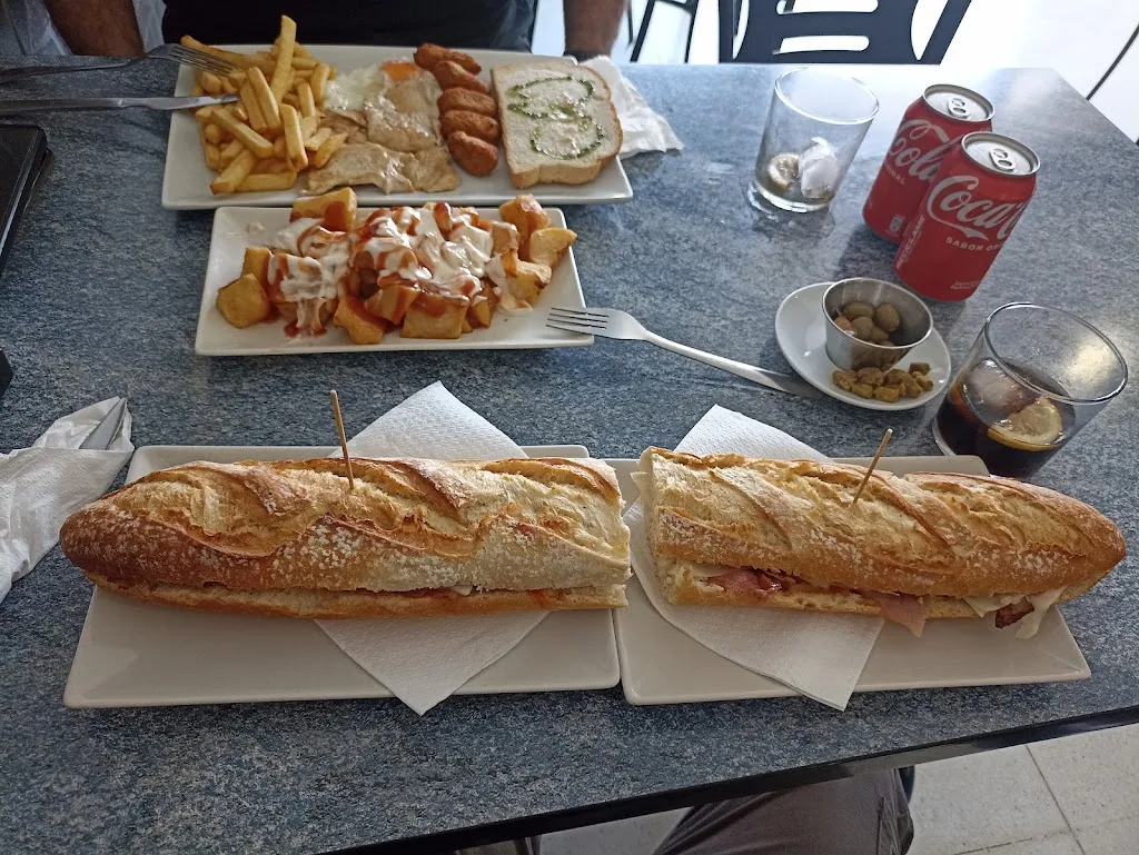 Andreu Ventura Gutierrez_L' Antídot Restaurante - Cafetería_Canonja La_review