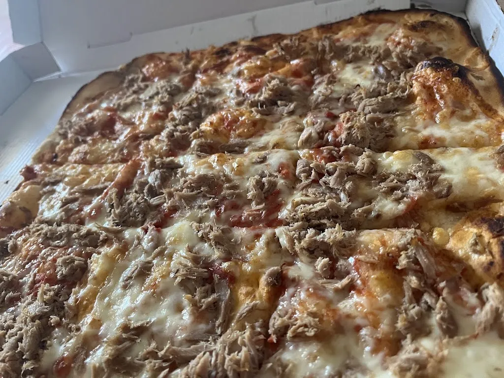 Nadia Labrasse_Pizzeria Metro_Canonja La_review