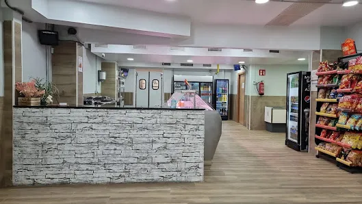 Dany Boss_Cal Lolita_Canonja La_review