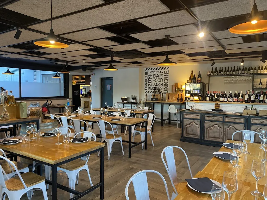 La Caseta de les Piscines restaurant in Castellvell del Camp