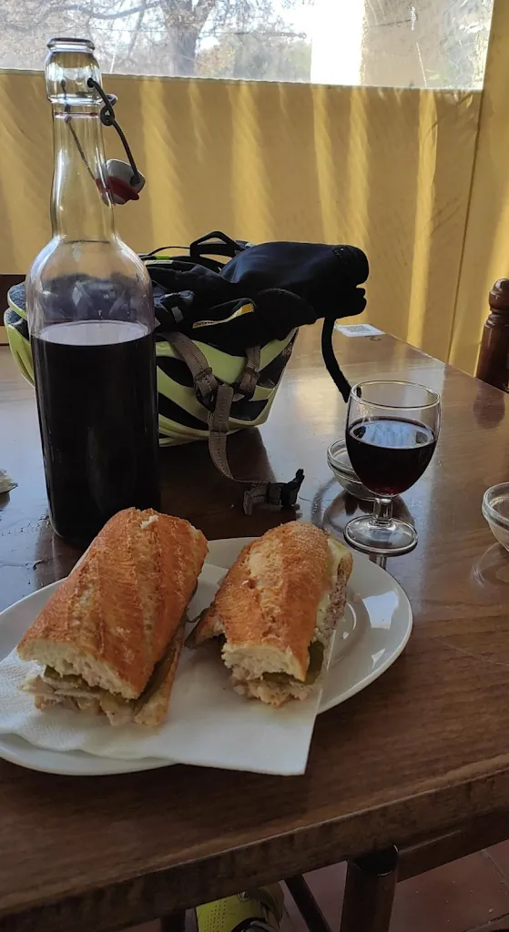 Juan Martínez_Bar Cal Siscu_Catllar_review