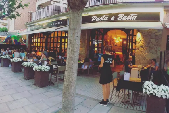 PIZZA E BASTA CAMBRILS ristorante a Cambrils