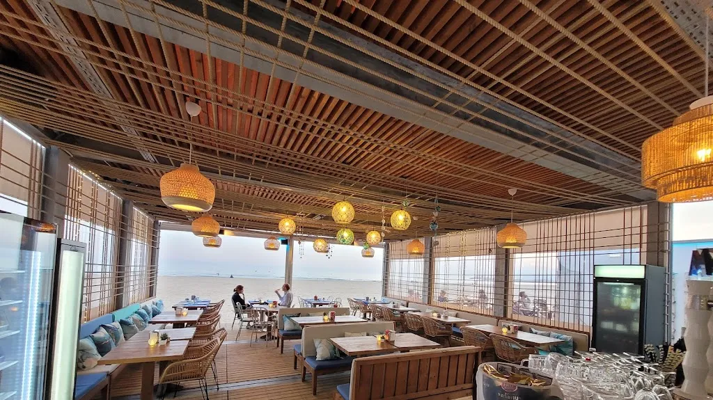 Kai Beach Club Cambrils restaurant in Cambrils