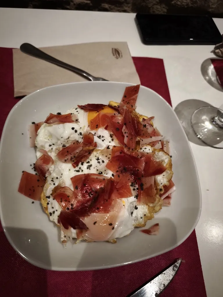 Pau Serrano_Bar transilvania_Corbera dEbre_review