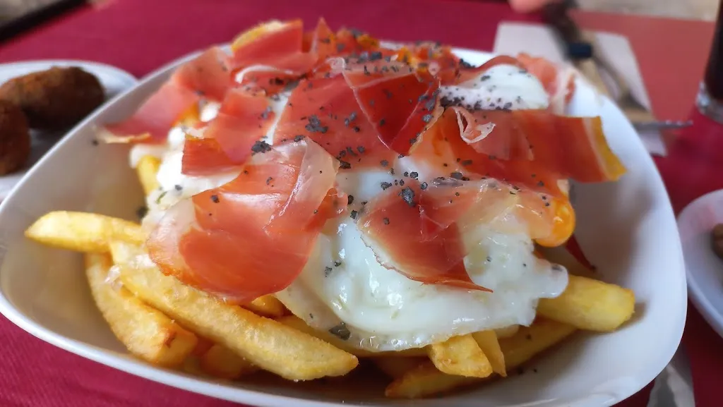 Claudia Tapalaga_Bar transilvania_Corbera dEbre_review