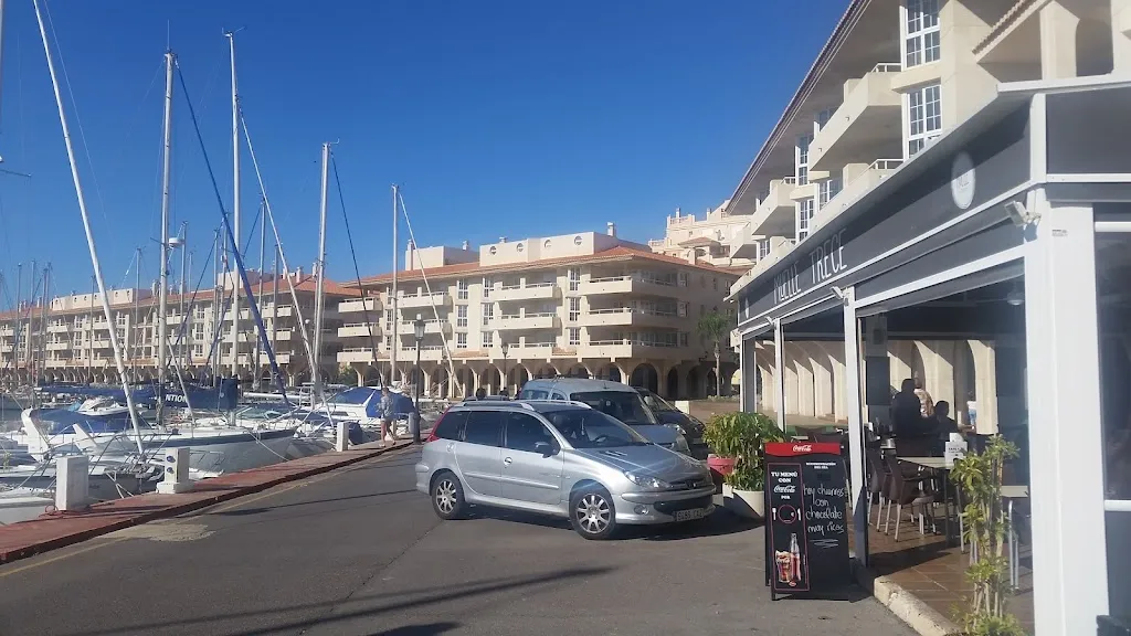 Lucia GarcIa Magaldi_RESTAURANTE MUELLE TRECE ALMERIMAR_Ejido El_recensione