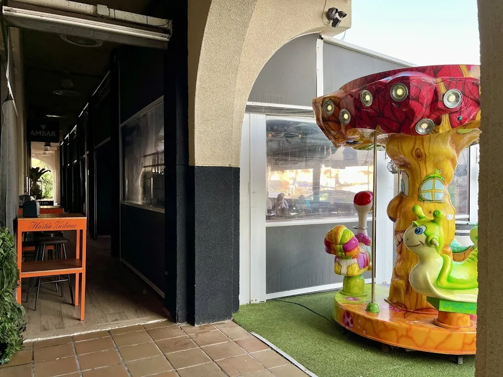 RESTAURANTE MUELLE TRECE ALMERIMAR restaurant in Ejido El