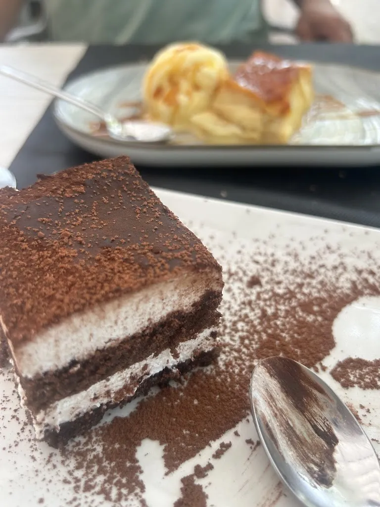 gabriel soria_Bdguss Creixell_Creixell_review