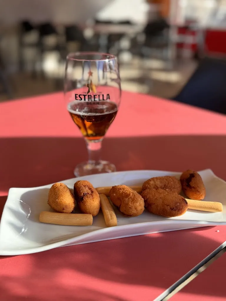 Juan Marín_EL REY DE LA TAPA_Cunit_review