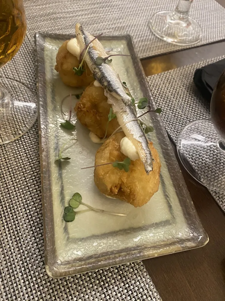 M ª Cristina Moreno Tarifa_A Tiro Hecho. Gastro bar en el Ejido_Ejido El_recensione