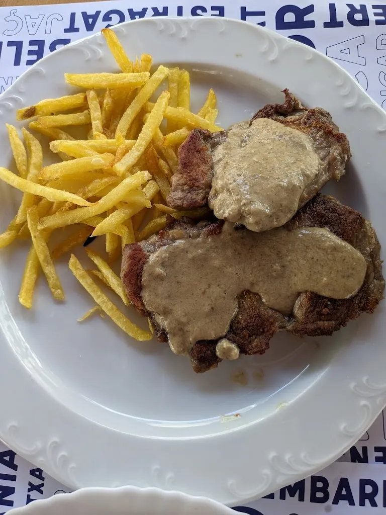 Nicolás_Bar Frankfurt Ca L'Enric_Espluga de Francolí_review