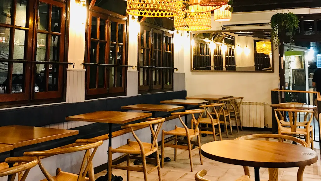 Cometa Bistró restaurant in Cerceda