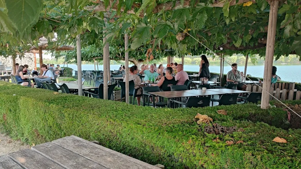 Josephine Deelman_Bar Cafeteria Lo Mirador_Deltebre_review