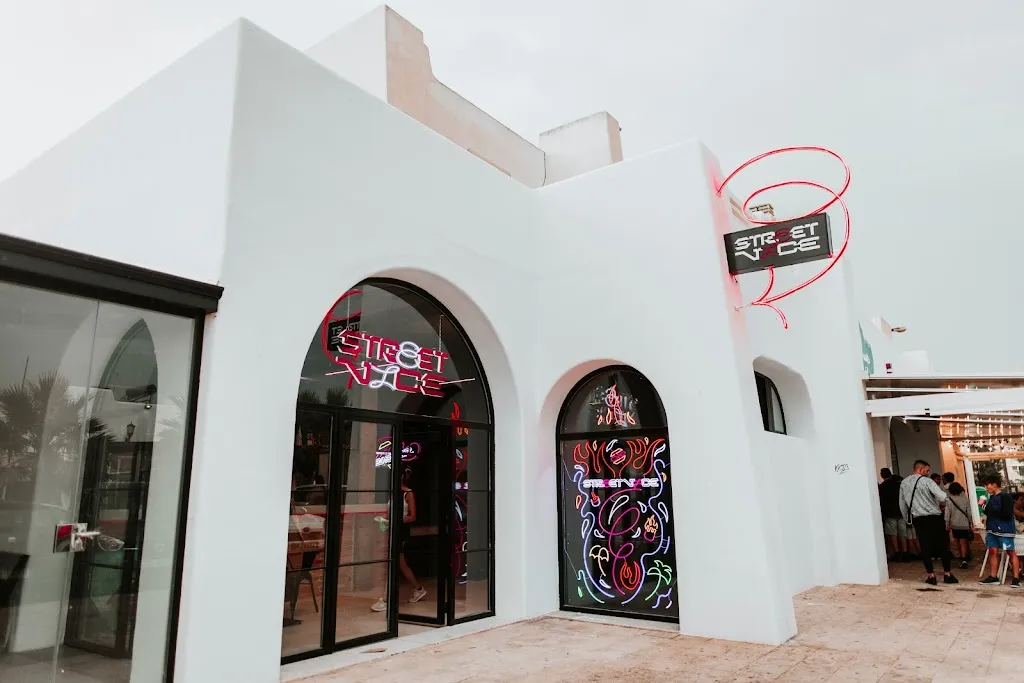 Street Vice restaurant in Ejido El