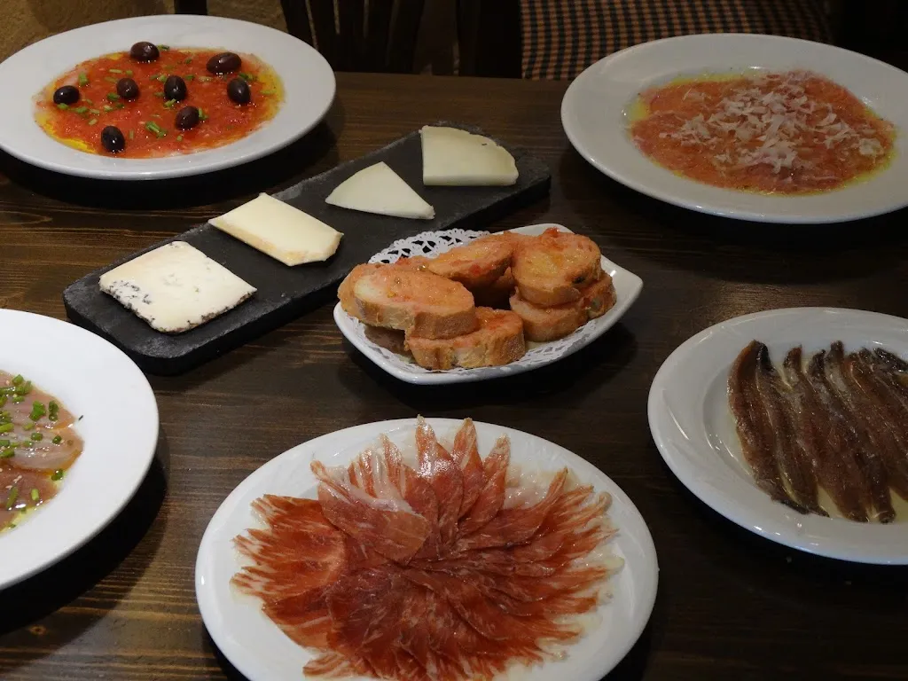 Calaix de Sastre WineBar_Falset_slider_image_3