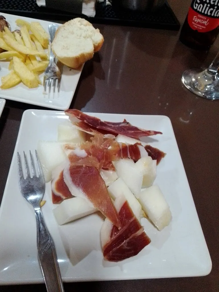 Janie O'Brien_Bar La Plaza_Lubrín_review