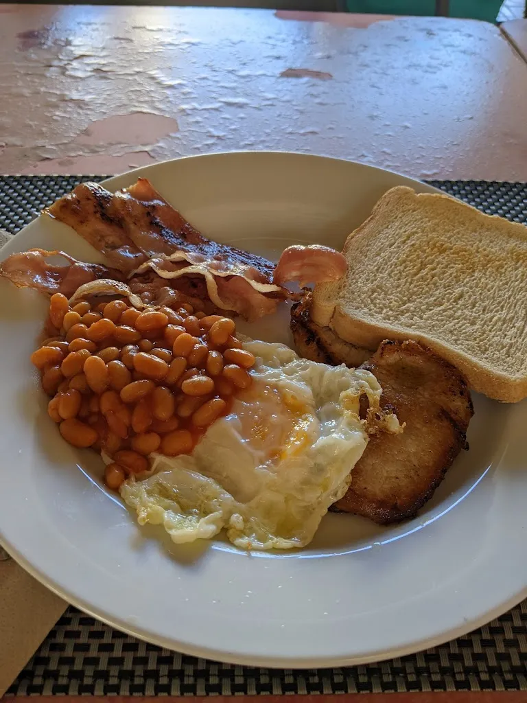 hayley deves_Bar restaurant Sindicat_Ginestar_review