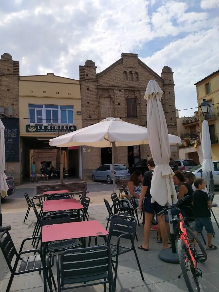 Bar restaurant Sindicat_Ginestar_slider_image_1