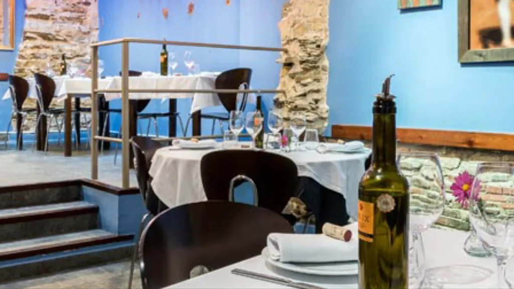 La Boca del Llop. WINE BAR restaurant in Gratallops