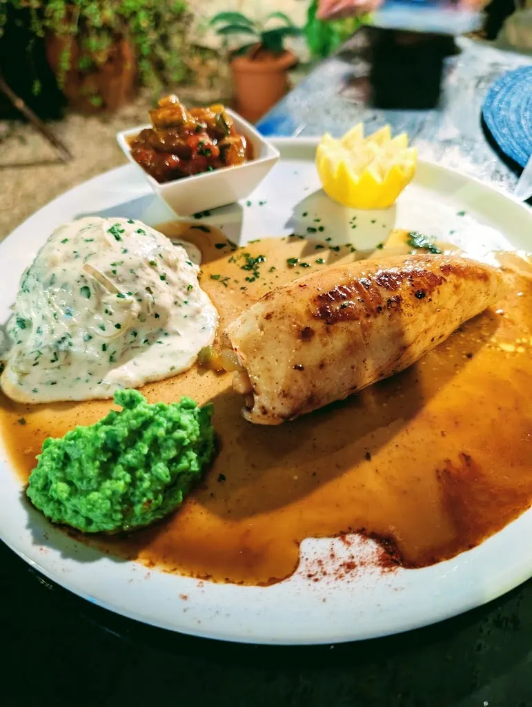 Joyanna Hirst_Restaurant La Petite Iglesia_Figuera_review