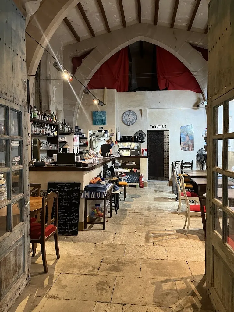 Restaurant La Petite Iglesia restaurant in Figuera