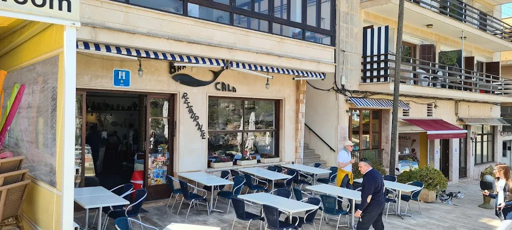 Bar Cala restaurant in Figuera