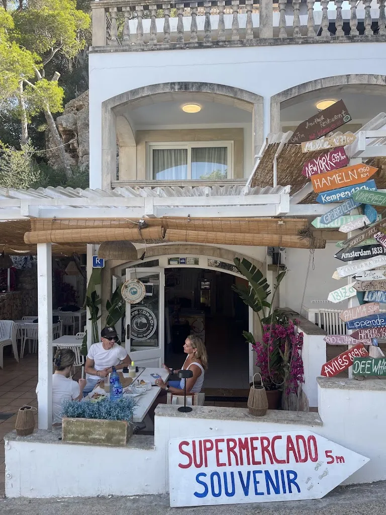 Katie Ferrick_Cafè Drac_Figuera_review