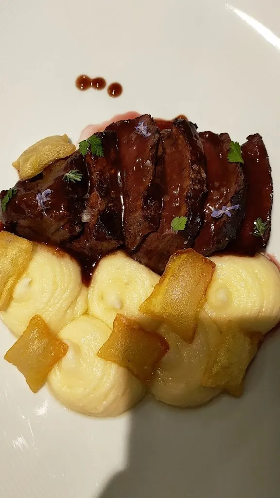 Trishie Shumba_L'Olivera by Paco Pérez_Figuera_review