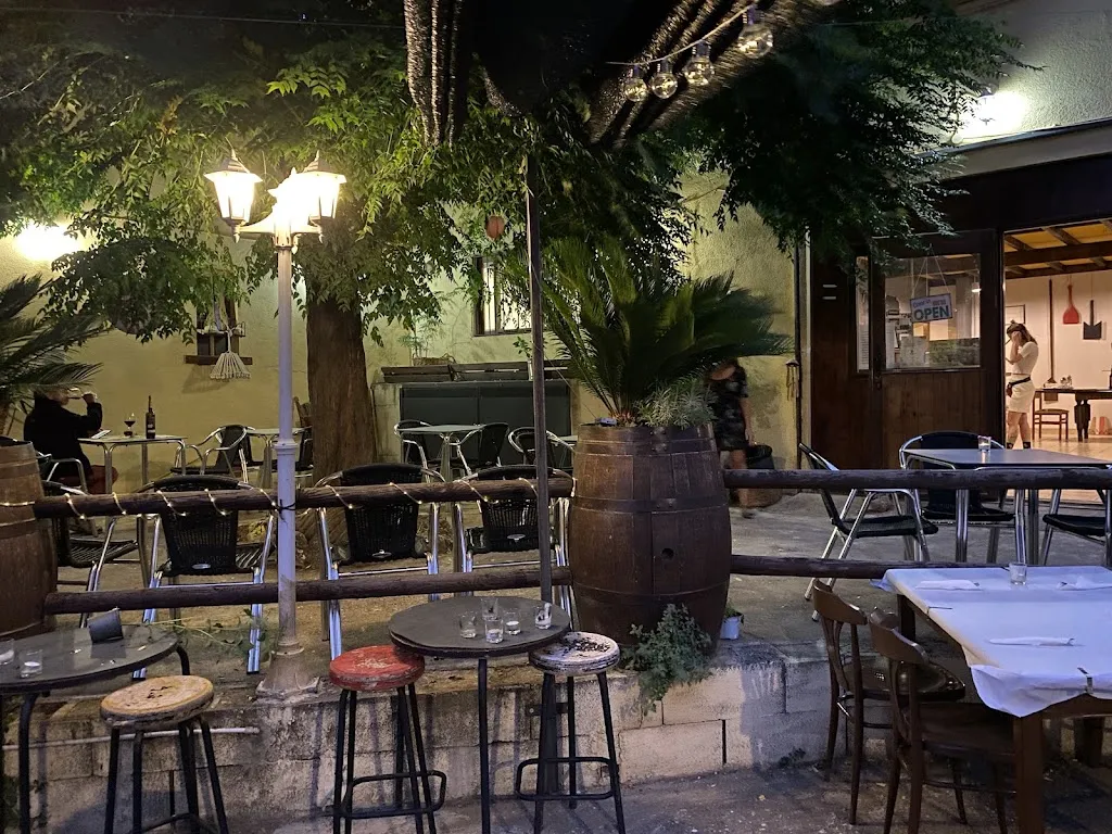 LaPizzería restaurant in Horta de Sant Joan