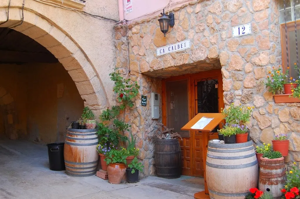 Margalef Ca Calbet Casa Rural restaurant in Margalef